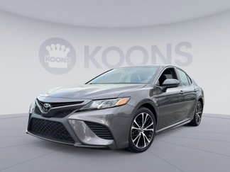 Used 2020 Toyota Camry SE image 1