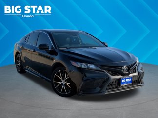 Used 2021 Toyota Camry SE image 1