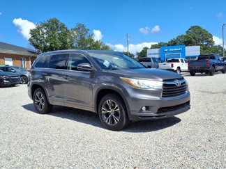 Used 2016 Toyota Highlander XLE image 1