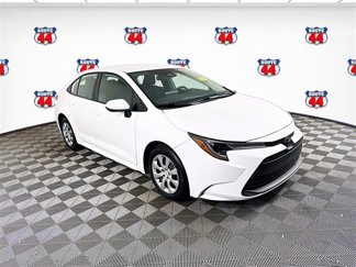 Certified 2023 Toyota Corolla LE image 1
