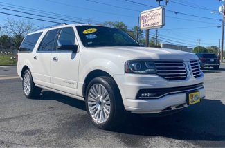 Used 2015 Lincoln Navigator L 4WD image 1