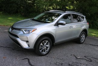 Used 2018 Toyota RAV4 XLE image 1