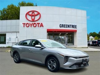 Used 2025 Kia K4 LXS image 1