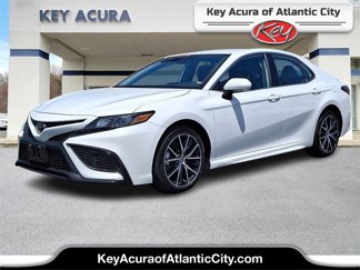 Used 2023 Toyota Camry SE image 1