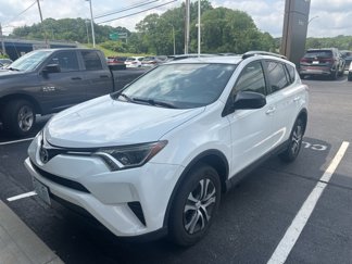 Used 2016 Toyota RAV4 LE image 1