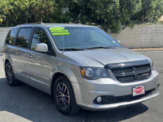 Used 2018 Dodge Grand Caravan SE image 1