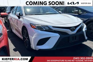 Used 2019 Toyota Camry SE image 1