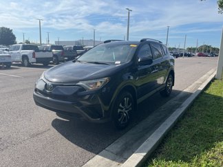 Used 2018 Toyota RAV4 LE image 1