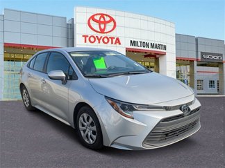 Used 2023 Toyota Corolla LE image 1