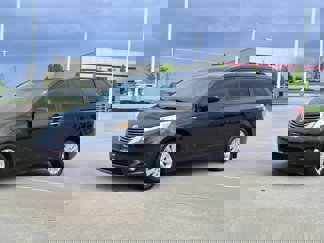 Used 2016 Toyota Sienna XLE Premium image 1