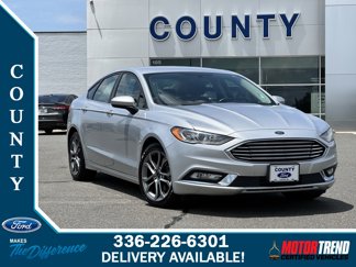Used 2017 Ford Fusion SE w/ Equipment Group 201A image 1