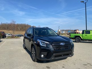 Used 2023 Subaru Forester Premium image 1