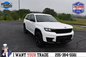 Used 2023 Jeep Grand Cherokee L Laredo image 1