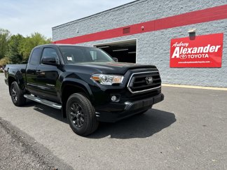 Used 2022 Toyota Tacoma SR5 image 1
