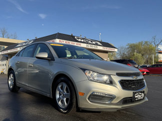 Used 2015 Chevrolet Cruze LT w/ Sun And Sound Package image 1