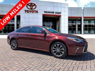 Used 2017 Toyota Avalon XLE image 1