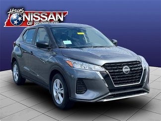New 2025 Nissan Kicks Play S image 1