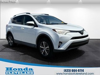 Used 2018 Toyota RAV4 XLE image 1