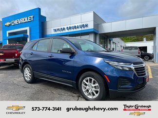 Used 2022 Chevrolet Equinox LS image 1