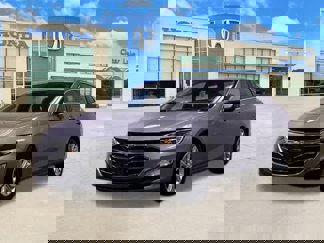 Used 2023 Chevrolet Malibu LT image 1