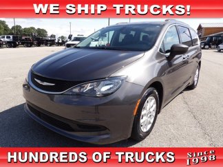 Used 2021 Chrysler Voyager Lxi image 1