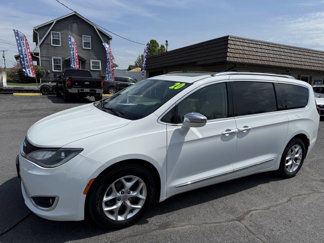Used 2020 Chrysler Pacifica Limited image 1