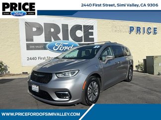 Used 2021 Chrysler Pacifica Touring-L image 1