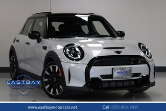 Used 2022 MINI Cooper S w/ Driver Assistance Package image 1