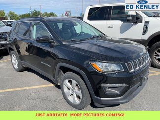 Used 2017 Jeep Compass Latitude w/ Popular Equipment Group image 1