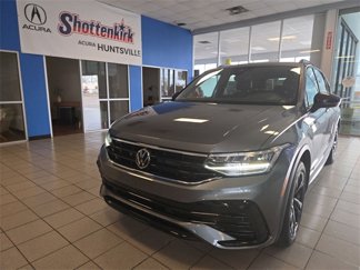 Used 2023 Volkswagen Tiguan SE R-Line image 1