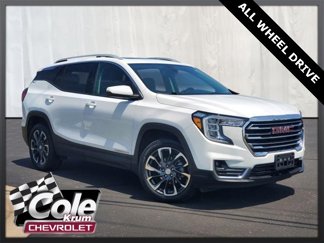 Certified 2022 GMC Terrain SLT w/ LPO, Floor Liner Package image 1