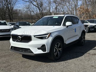 New 2025 Volvo XC40 B5 Core image 1