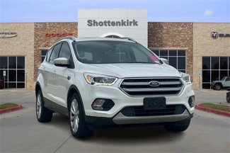 Used 2017 Ford Escape Titanium image 1