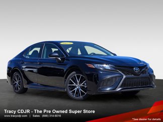 Used 2023 Toyota Camry SE image 1