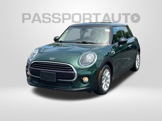 Used 2019 MINI Cooper 2-Door Hardtop w/ Signature Upholstery Package image 1