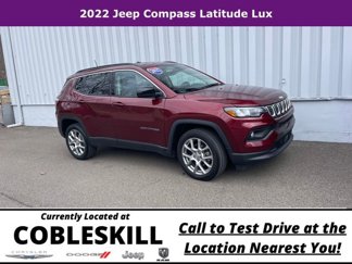 Used 2022 Jeep Compass Latitude image 1