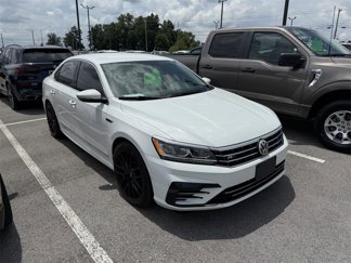 Used 2017 Volkswagen Passat 1.8T R-Line image 1