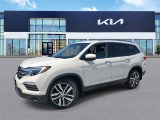 Used 2018 Honda Pilot Touring image 1