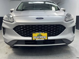 Used 2020 Ford Escape SE image 1