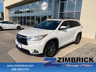 Used 2016 Toyota Highlander XLE image 1