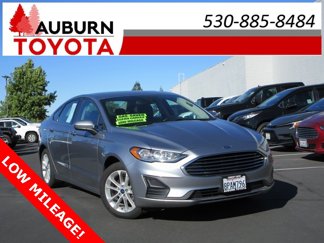 Used 2020 Ford Fusion SE image 1