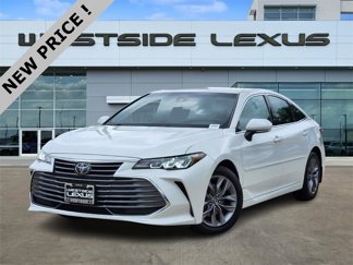 Used 2019 Toyota Avalon XLE image 1