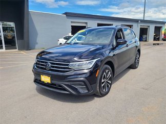 Used 2022 Volkswagen Tiguan S image 1