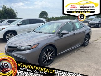 Used 2021 Toyota Camry SE video 1