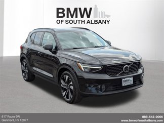 Used 2023 Volvo XC40 B5 Plus w/ Driver Assist Package image 1