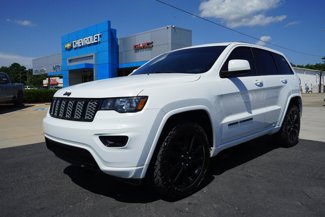 Used 2020 Jeep Grand Cherokee Altitude image 1