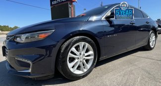 Used 2017 Chevrolet Malibu LT image 1