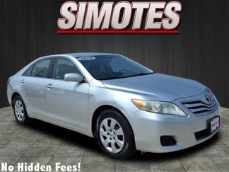 Used 2010 Toyota Camry LE image 1