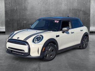 Used 2022 MINI Cooper 4-Door Hardtop image 1