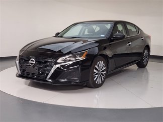 Used 2024 Nissan Altima 2.5 SV image 1